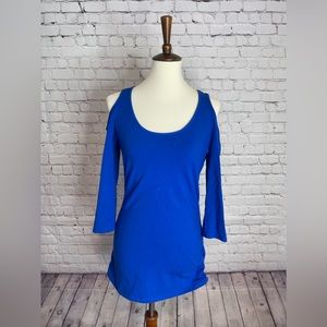 Boston Proper Cold Shoulder Ruched Tee Size M. Never Worn.